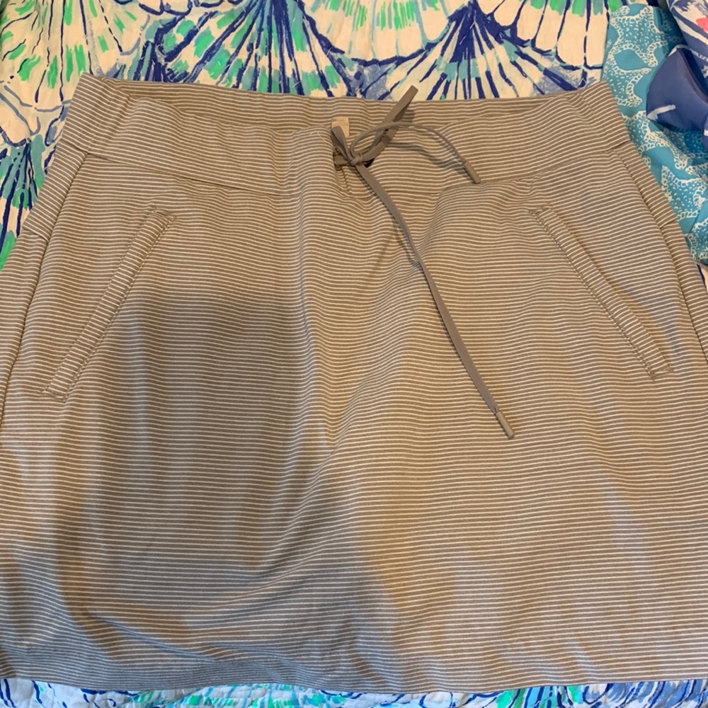 Athleta skirt with built in shorts